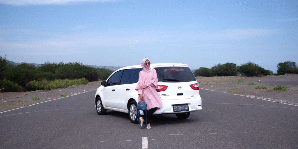 rental mobil Jogja, sewa mobil murah Jogja, transportasi wisata Jogja, liburan hemat Jogja, rental mobil keluarga Jogja