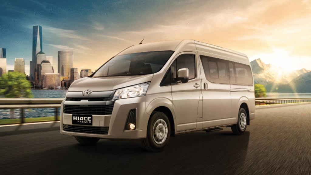 Harga Sewa Mobil Hiace di Jogja, sewa Hiace murah Jogja, rental mobil wisata Jogja, Hiace untuk rombongan, sewa Hiace harian Jogja