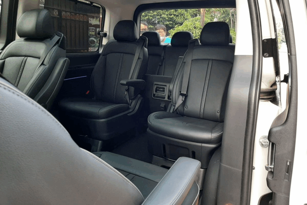 Mengapa Memilih Rental Mobil Kapasitas 9 Orang?