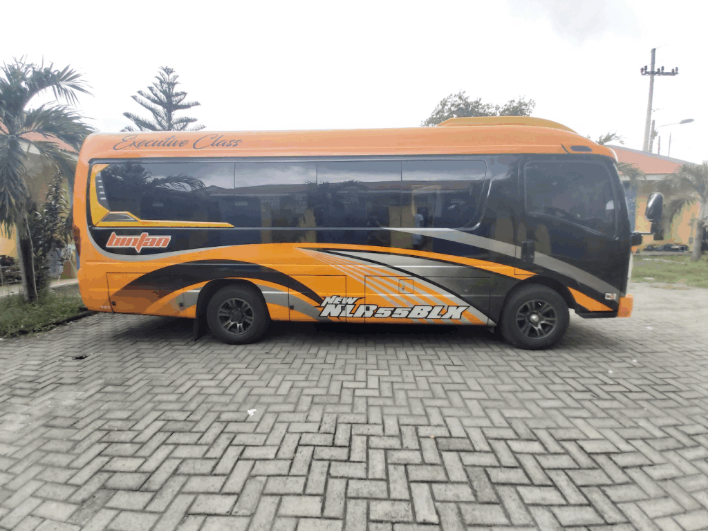 Biaya dan Paket Rental Elf Long 19 Seat Lombok Terbaru