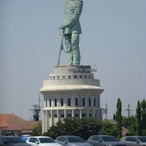 rental mobil surabaya